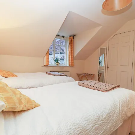 Holiday home Waterside Cottage, York *